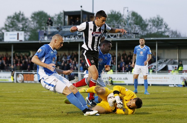 eastleigh-v-grimsby-town-vanarama-conference-play-off-semi-final-first-leg-2