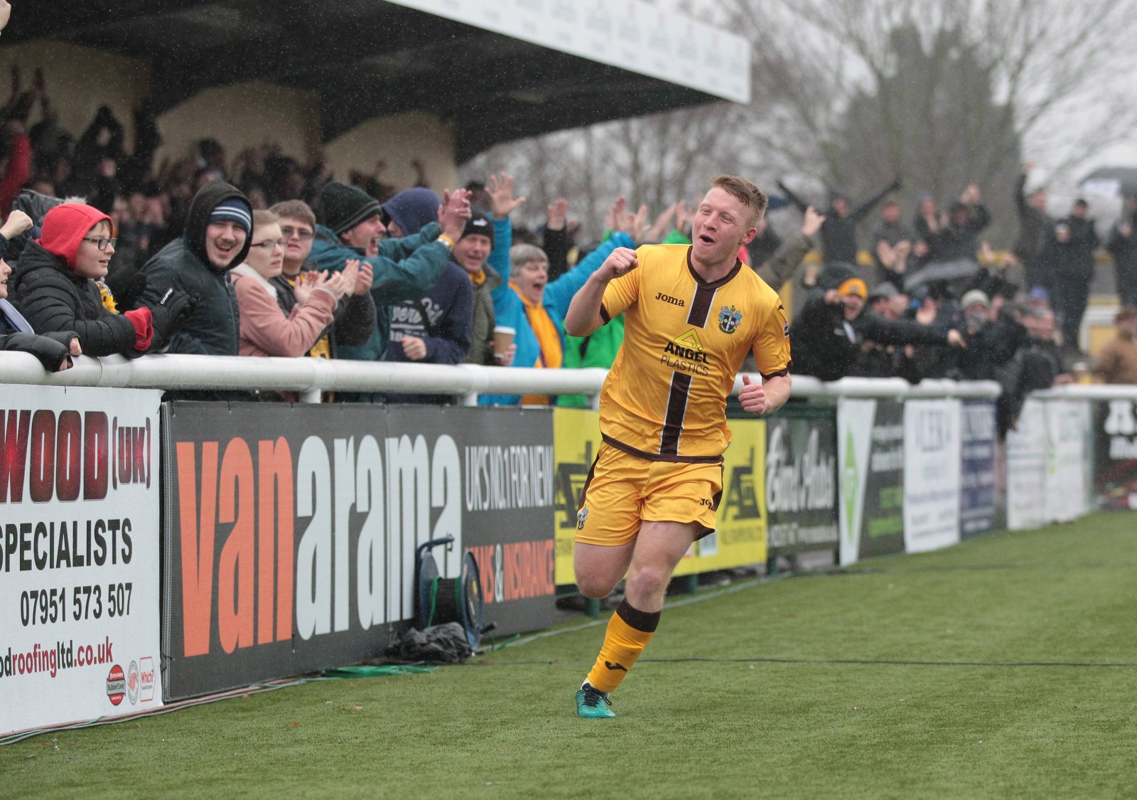 Sutton United Tell Tommy Wright He Can Count On Club S Support The Non League Football Paper